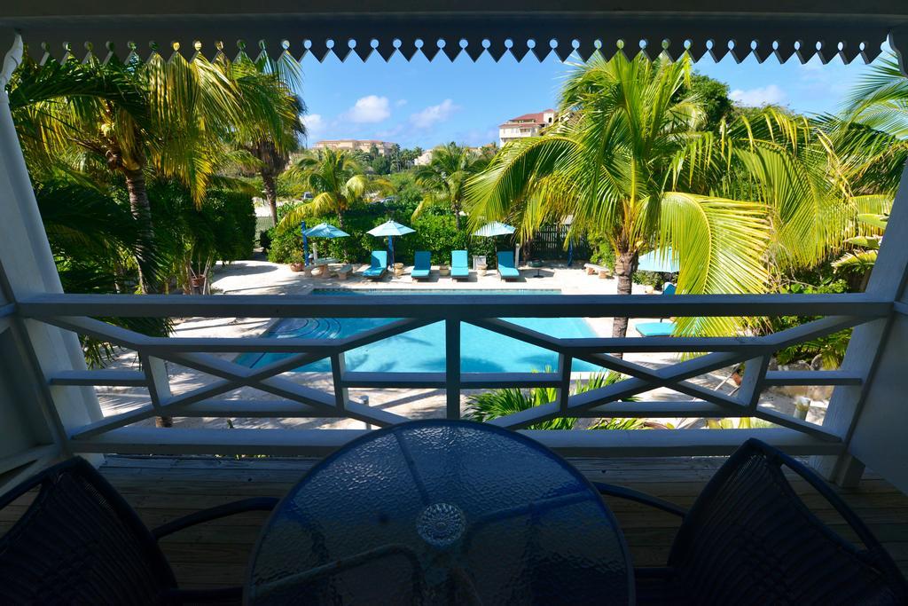 Caribbean Paradise Inn Grace Bay Exterior foto