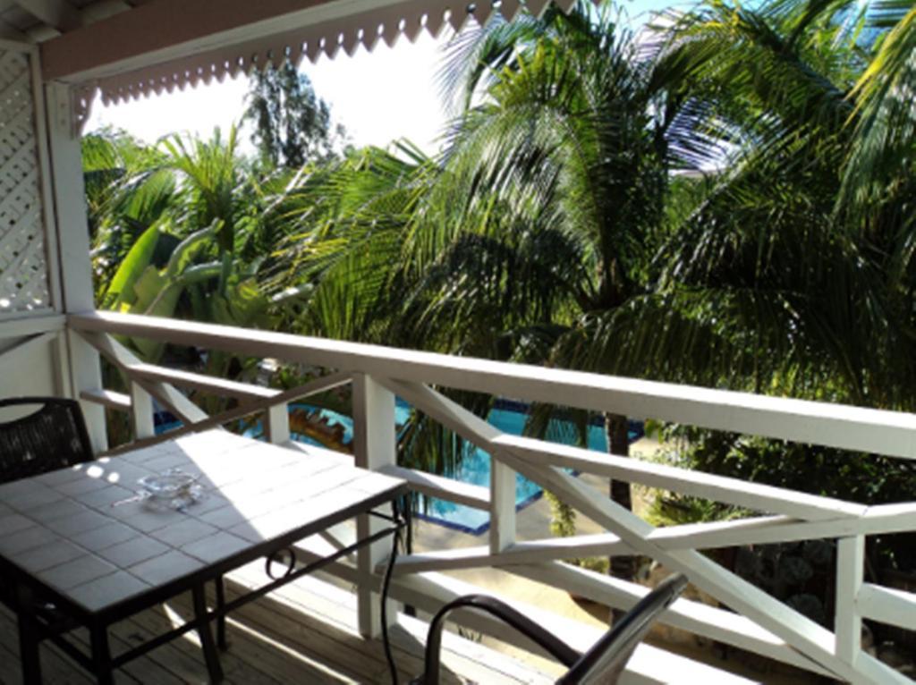 Caribbean Paradise Inn Grace Bay Exterior foto