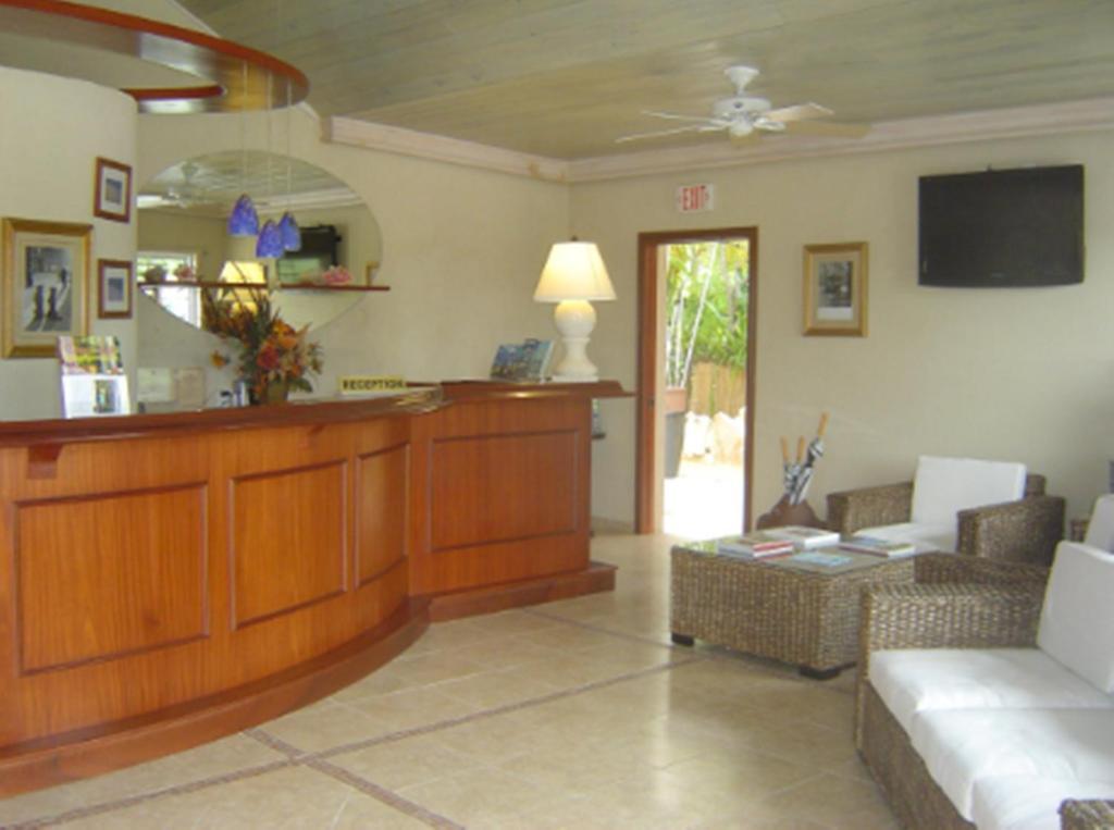 Caribbean Paradise Inn Grace Bay Habitación foto