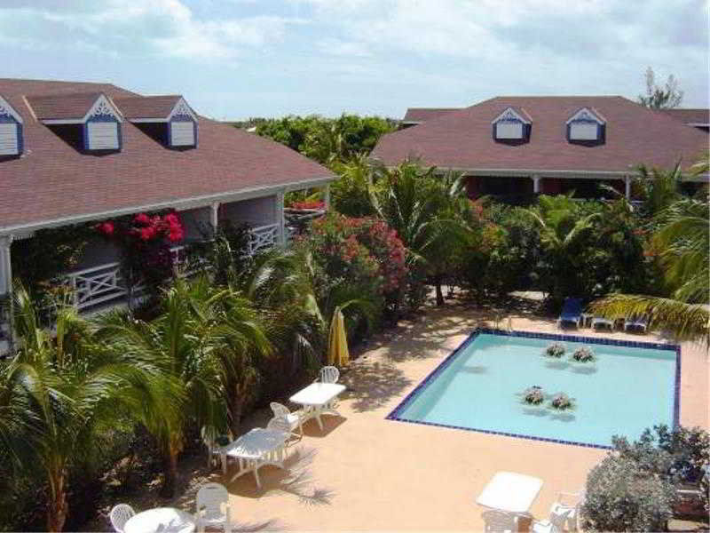 Caribbean Paradise Inn Grace Bay Exterior foto